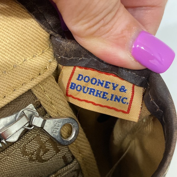 Authentic Dooney & Bourke Singnature Jacquard Monogram Crossbody Purse / Handbag - Picture 12 of 17